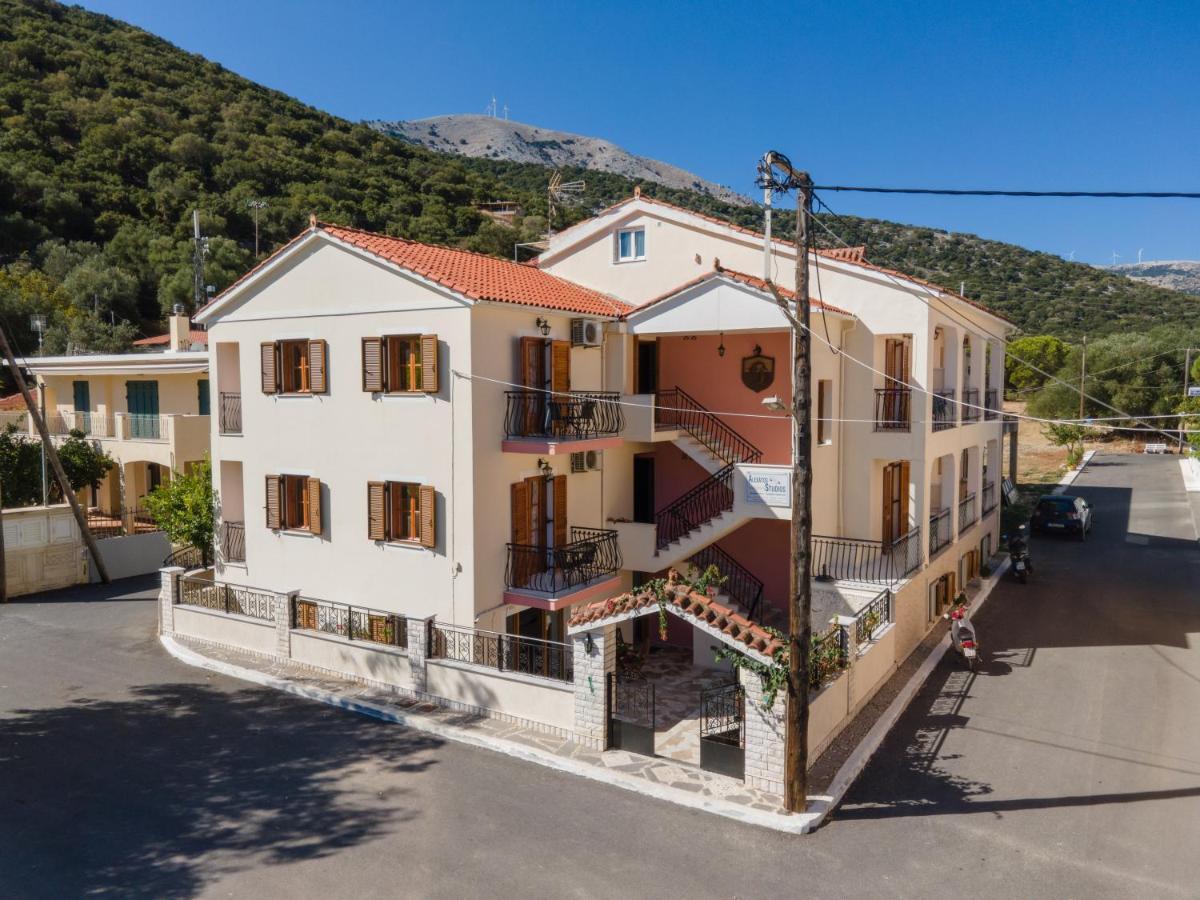 Alexatos Studios & Apartments Agia Efimia Buitenkant foto