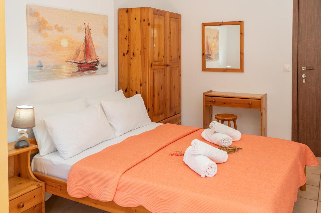 Alexatos Studios & Apartments Agia Efimia Buitenkant foto