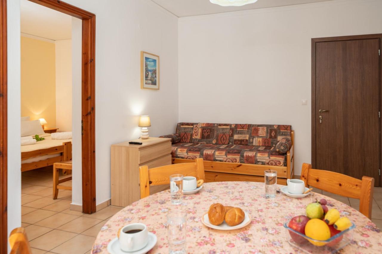 Alexatos Studios & Apartments Agia Efimia Buitenkant foto