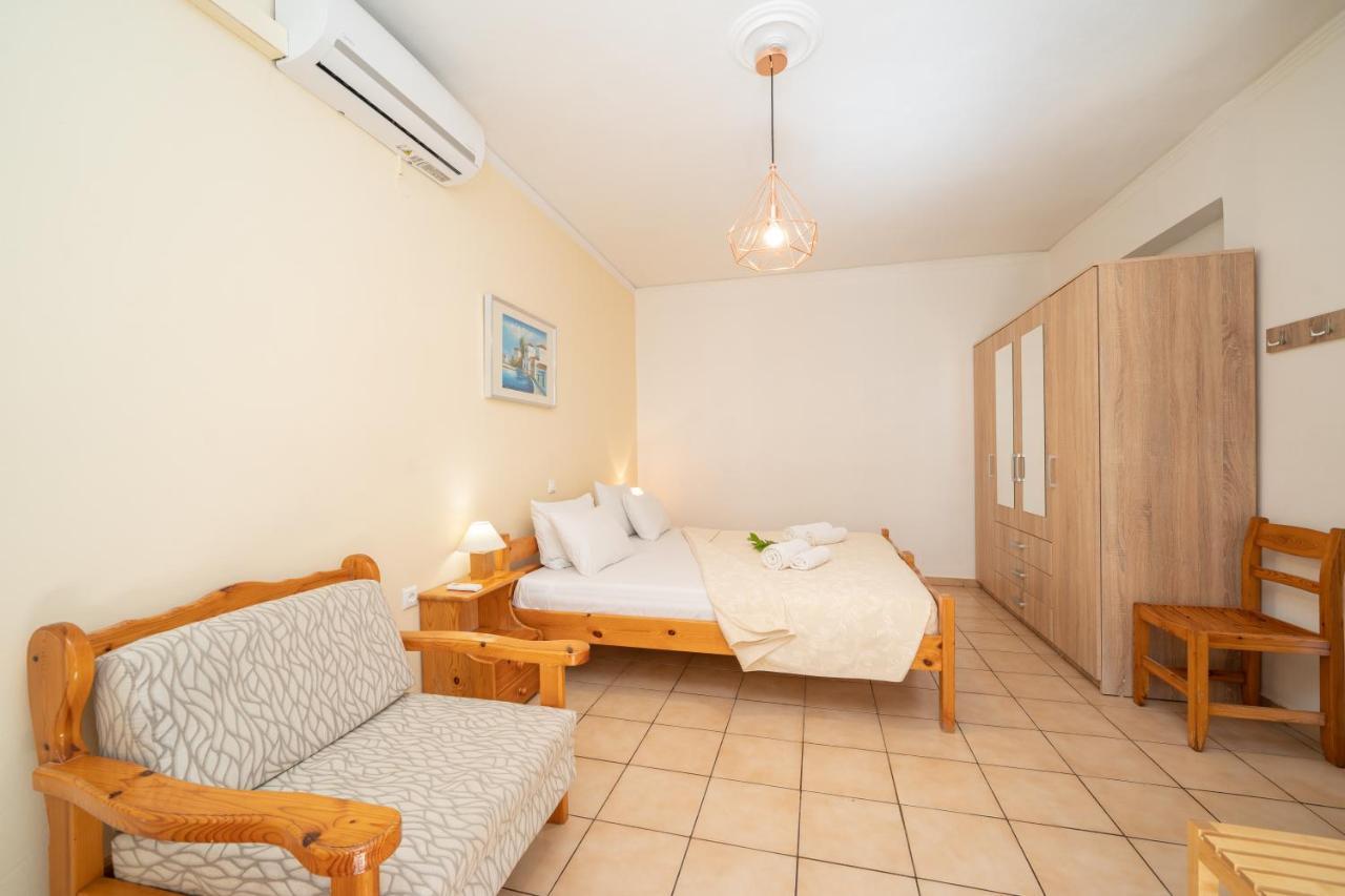 Alexatos Studios & Apartments Agia Efimia Buitenkant foto