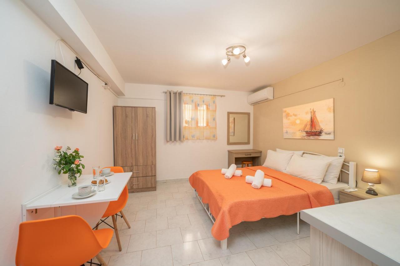 Alexatos Studios & Apartments Agia Efimia Buitenkant foto