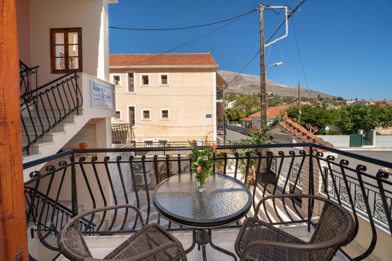 Alexatos Studios & Apartments Agia Efimia Buitenkant foto
