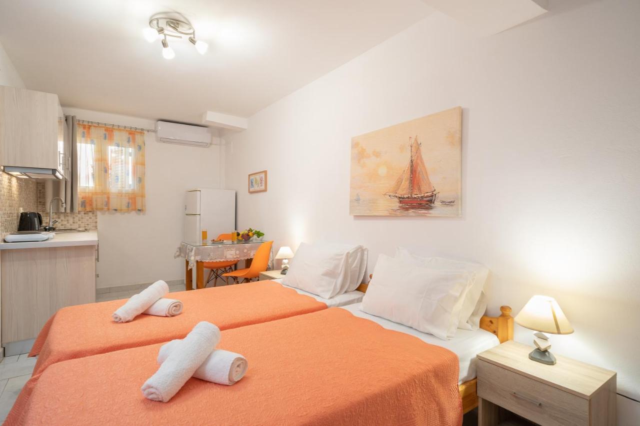 Alexatos Studios & Apartments Agia Efimia Buitenkant foto