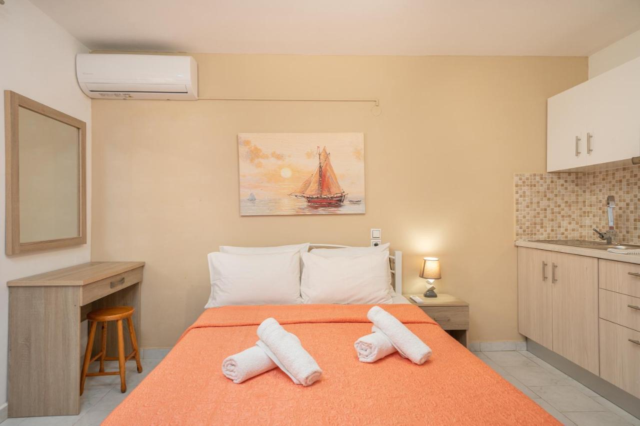 Alexatos Studios & Apartments Agia Efimia Buitenkant foto
