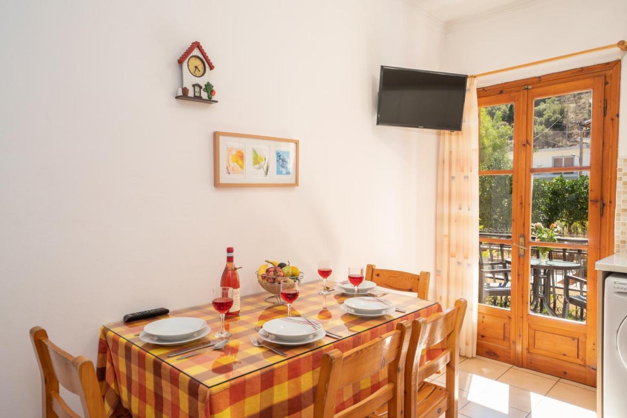 Alexatos Studios & Apartments Agia Efimia Buitenkant foto