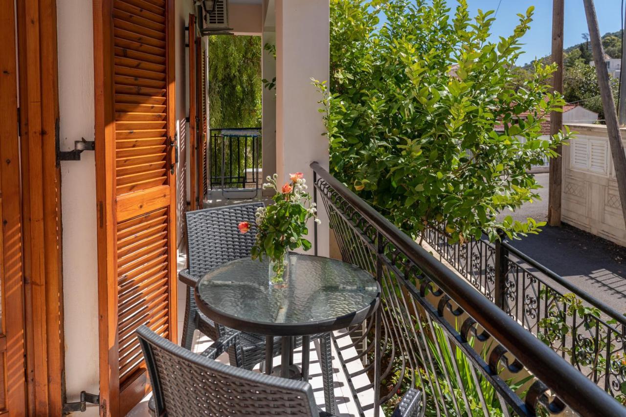 Alexatos Studios & Apartments Agia Efimia Buitenkant foto
